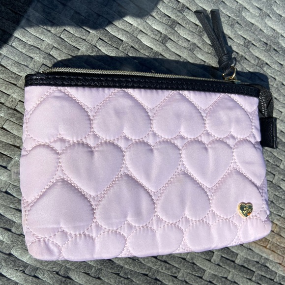 🩷 Betsey Johnson Pale Pink Heart Quilted 💕🌸 Cosmetic Case - Picture 11 of 11